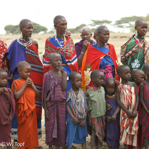 Massai-Frauen mit Kindern
